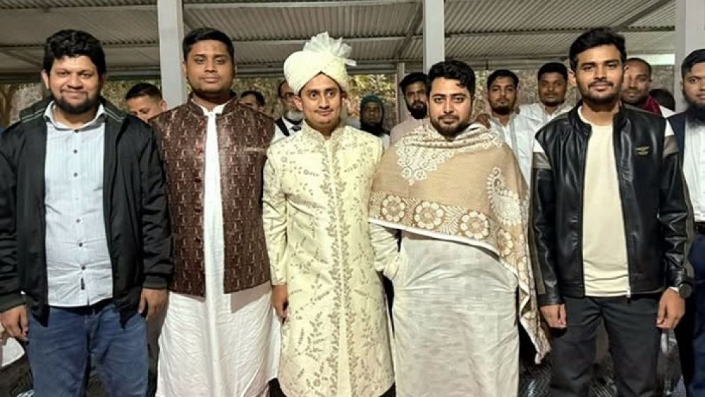 বিয়ে করলেন সারজিস আলম