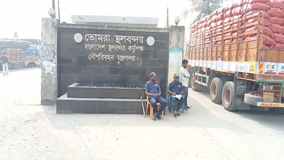 সাতক্ষীরা সীমান্তে বিএসএফের ফাঁকা গুলি বর্ষণ