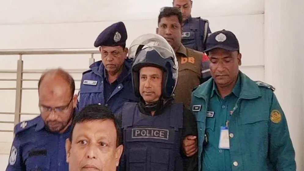 আদালতে সাবেক এমপি সালাম মুর্শেদীকে ডিম নিক্ষেপ