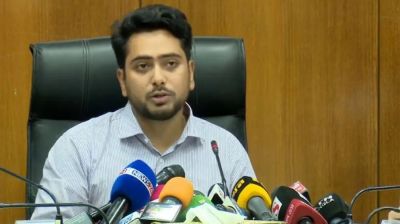 পরবর্তী ২০ বছর বাংলাদেশের রাজনীতিতে প্রভাব ফেলবে তরুণরা: তথ্য উপদেষ্টা