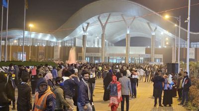 ছুটির দিনে দর্শনার্থীর ভিড়ে মুখরিত বাণিজ্যমেলা