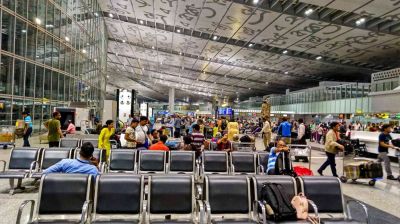 কলকাতায় বিমানবন্দরে আটকা ২২০ বাংলাদেশি, জানা গেল কারণ