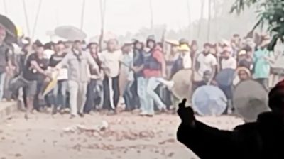 ঘোষণা দিয়ে দুদলে সংঘর্ষ, ওসিসহ আহত অর্ধশতাধিক