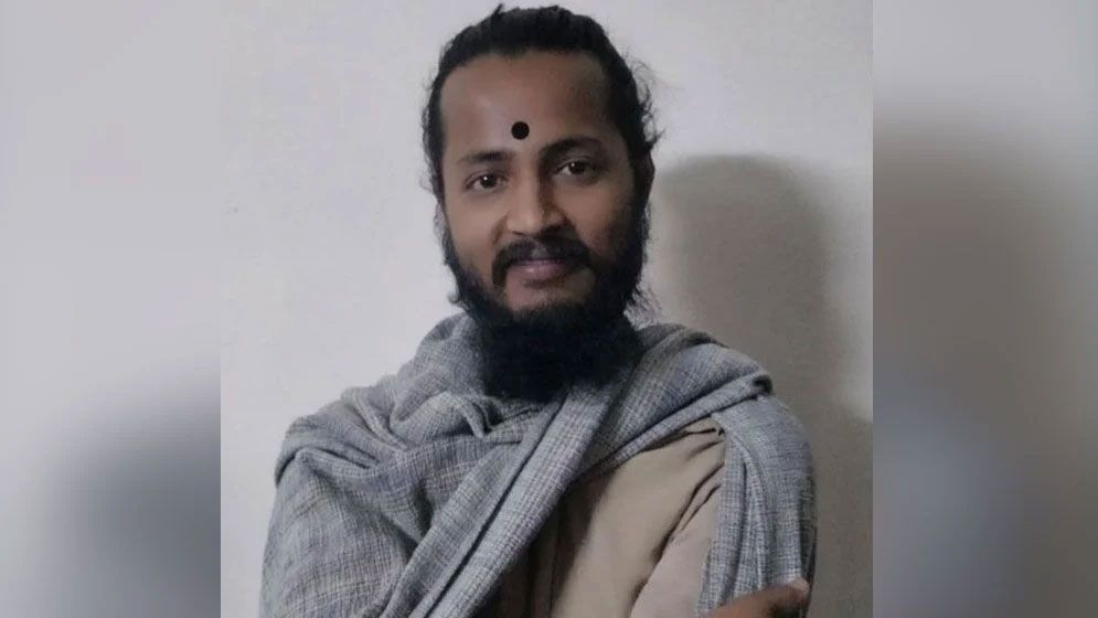 টিপ পরে জাবির ছাত্রী হলে ঢোকা সেই যুবক কারাগারে