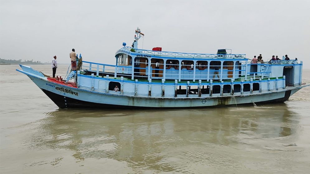 দৌলতদিয়া-পাটুরিয়া নৌরুটে লঞ্চ চলাচল শুরু
