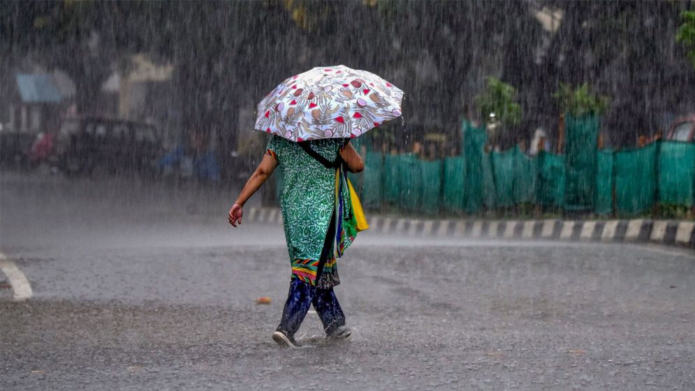 সাগরে নিম্নচাপ: বৃষ্টি নিয়ে নতুন বার্তা আবহাওয়া অফিসের