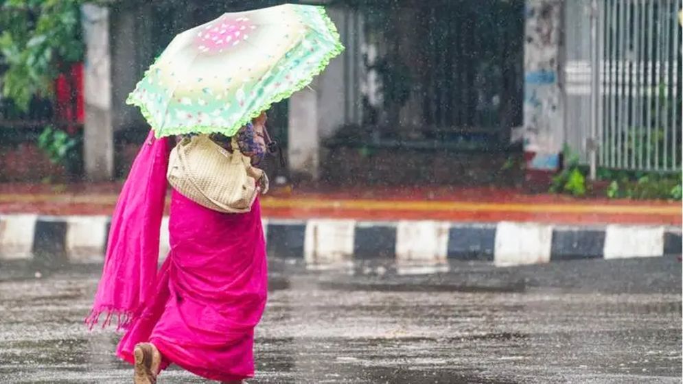 সারাদেশে বৃষ্টির আভাস, নদীবন্দরে ২ নম্বর নৌ হুঁশিয়ারি সংকেত