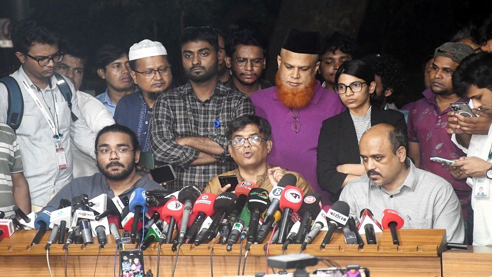 প্রধান উপদেষ্টা ও সরকারের পাশে থাকবেন রাজনৈতিক নেতারা: প্রেস সচিব