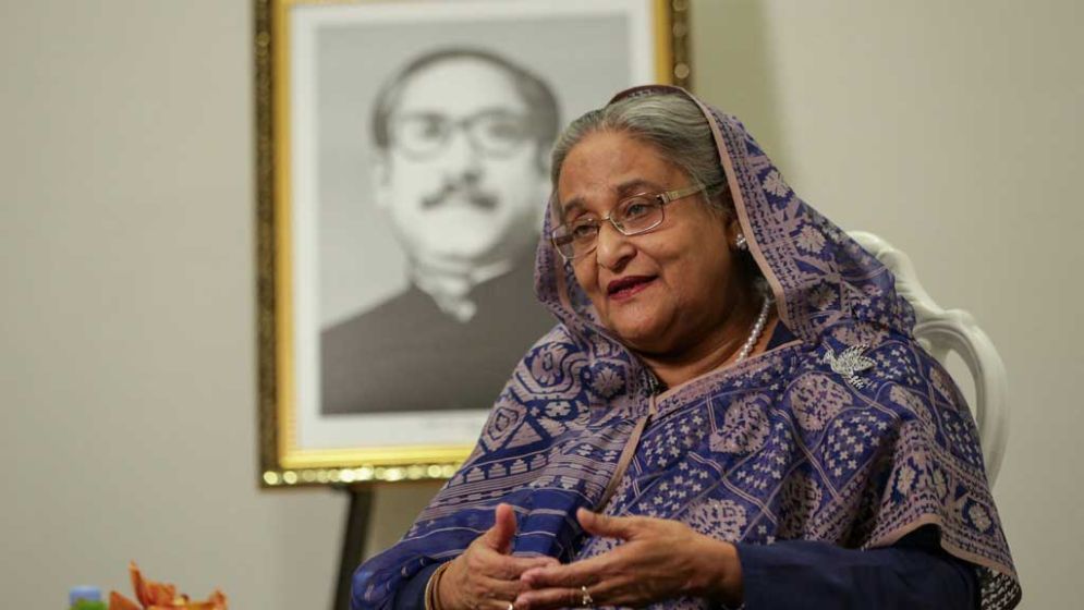 আদালত অবমাননা: শেখ হাসিনাকে আদালতে হাজির হতে পত্রিকায় বিজ্ঞপ্তি প্রকাশের নির্দেশ