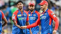 মোস্তাফিজ নিলেন ৩ উইকেট, ভাঙলেন সাকিবের রেকর্ড