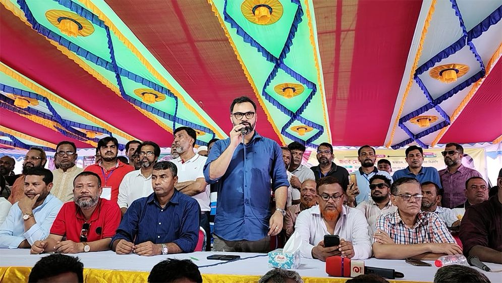 ১৭ বছরের আওয়ামী জুলুম ভুলে গেলে চলবে না: আমিনুল হক