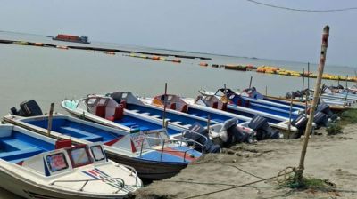 ভাড়া বৃদ্ধির দাবিতে আরিচা-কাজিরহাট স্পিডবোট চলাচল বন্ধ, ভোগান্তি