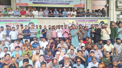 ইশরাককে শপথ পড়ানোর দাবিতে আবারো নগর ভবন ঘেরাও