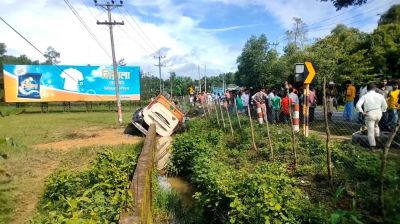 রামুতে বাস-ক্যাভার্ডভ্যান মুখোমুখি সংঘর্ষে নিহত ৩
