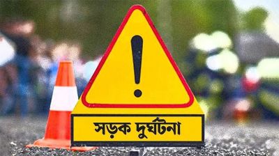 দিনাজপুরে দাঁড়িয়ে থাকা ট্রাকে বাসের ধাক্কা, নিহত ৫