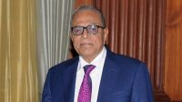 গভীর রাতে দেশে ফিরেছেন আবদুল হামিদ