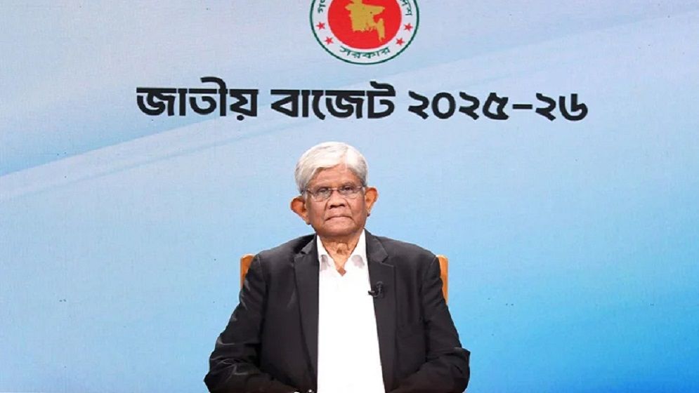 গণতান্ত্রিক সরকারের হাতে ক্ষমতা হস্তান্তর আমাদের অন্যতম লক্ষ্য: অর্থ উপদেষ্টা