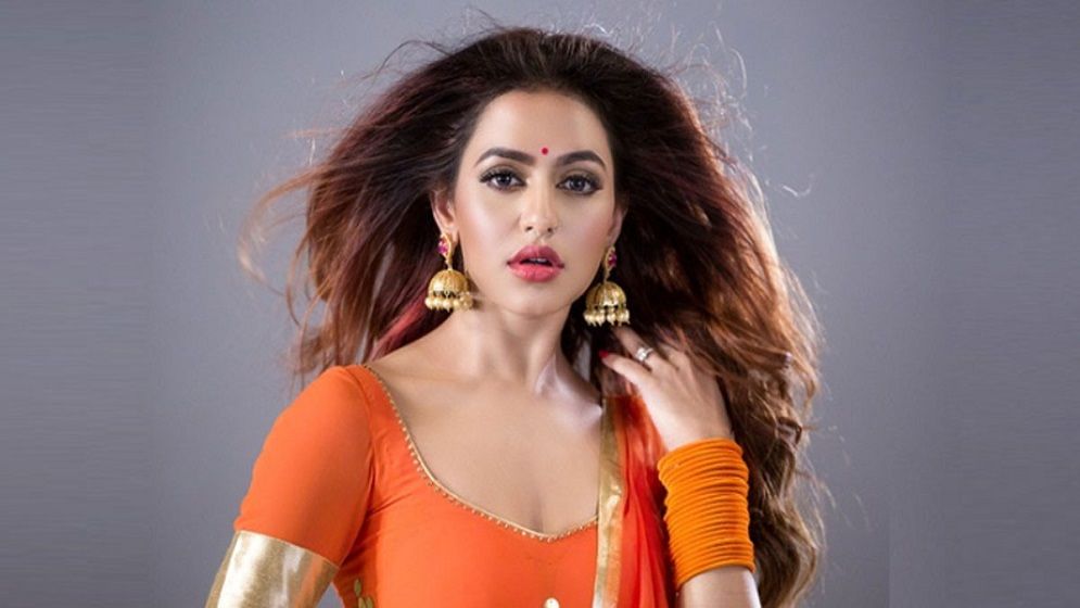 ডিপ্রেশনে নুসরাত ফারিয়া: সোশ্যাল মিডিয়ায় মর্মস্পর্শী পোস্ট