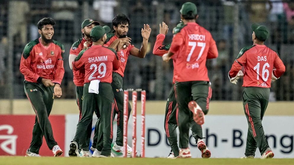 রোমাঞ্চকর জয়ে পাকিস্তানের বিপক্ষে ঐতিহাসিক সিরিজ জয় বাংলাদেশের