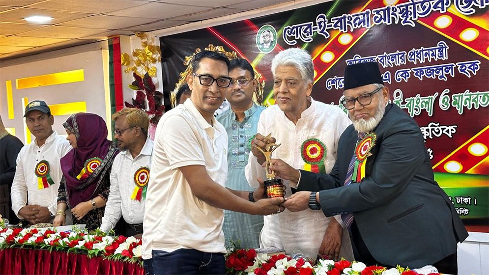 ‘শের-ই-বাংলা স্টার অ্যাওয়ার্ড ২০২৫’ পেলেন আসিকুর রহমান নাদিম