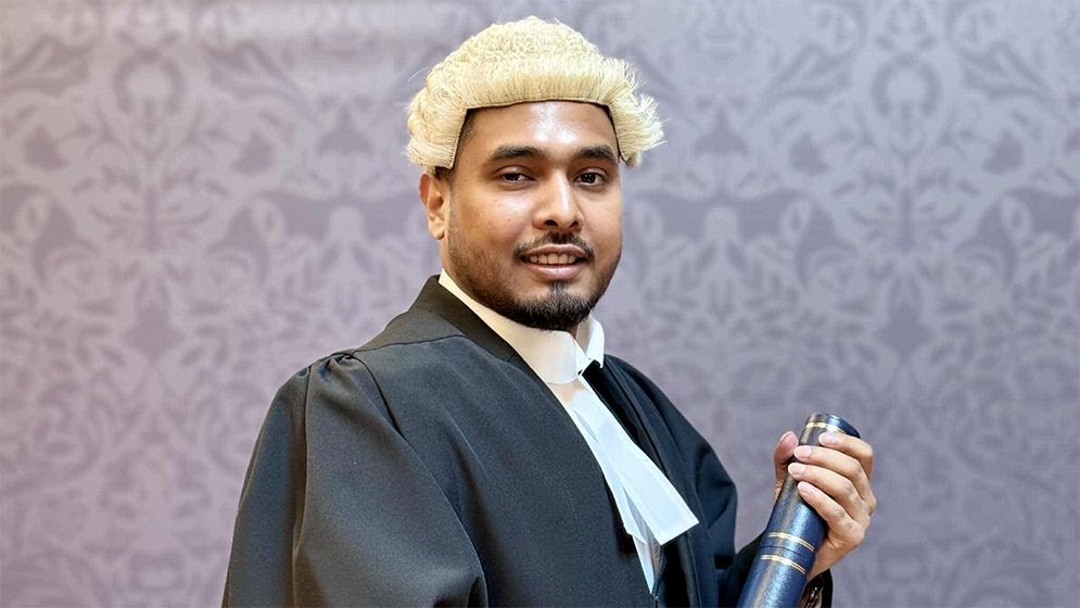 ব্যারিস্টার হলেন শাহরিয়ার খান সাগর 