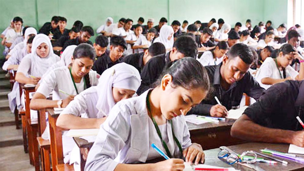 ২৪ জুলাইয়ের এইচএসসি পরীক্ষা স্থগিত: শিক্ষা উপদেষ্টা