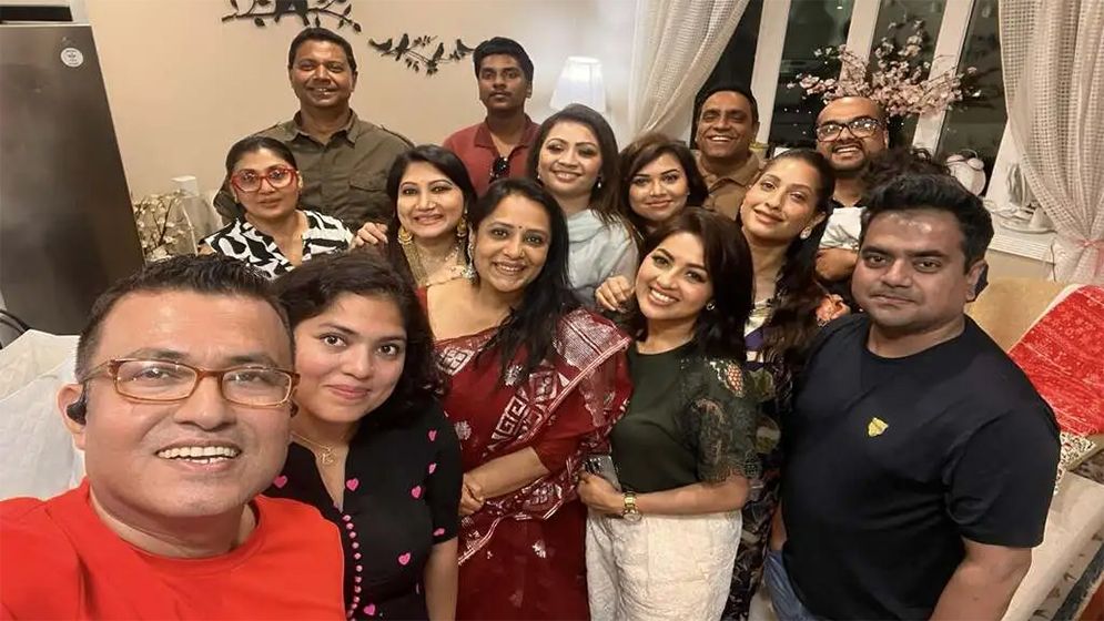 নিউইয়র্কে তারকাদের জমজমাট মিলনমেলা
