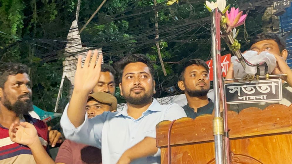 ফ্যাসিস্টদের বিচার করতে হবে: নাহিদ ইসলাম