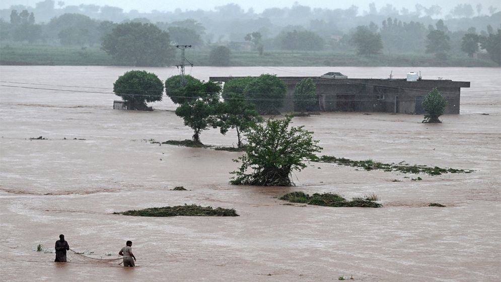 টানা বৃষ্টিতে পাকিস্তানে ভয়াবহ বন্যা, মৃত্যু ২০০ ছাড়িয়েছে