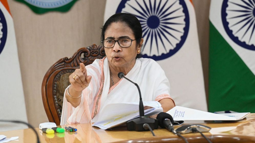 আ.লীগ নেতাদের ভারতে আশ্রয় নিয়ে বিস্ফোরক মন্তব্য মমতার