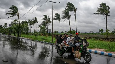 ঢাকাসহ ৯ অঞ্চলে ৬০ কিমি বেগে ঝড়ের আভাস