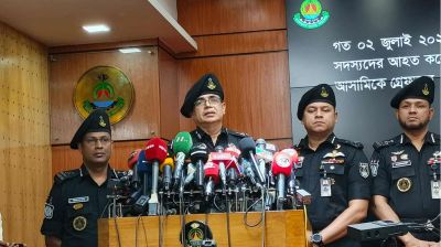 ছেলের পরকীয়া ঠেকাতে কাঠমান্ডুগামী বিমানে ‘বোমা আতঙ্ক’! 
