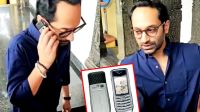 ১০ লাখ টাকার ‘বাটন ফোন’ ব্যবহার করেন জনপ্রিয় নায়ক