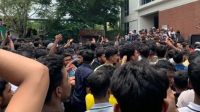 মাইলস্টোনে শিক্ষার্থীদের সঙ্গে পুলিশের ধাওয়া-পাল্টা ধাওয়া, আহত ৩