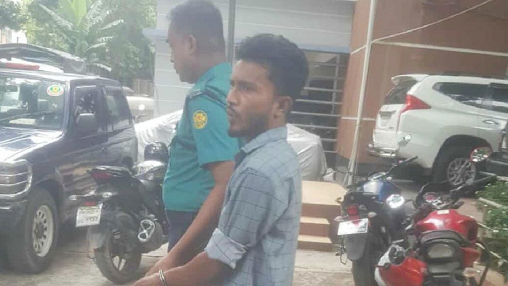 ধানমন্ডি ৩২ থেকে আটক রিকশাচালককে হত্যা মামলার আসামি করা হয়নি: ডিএমপি