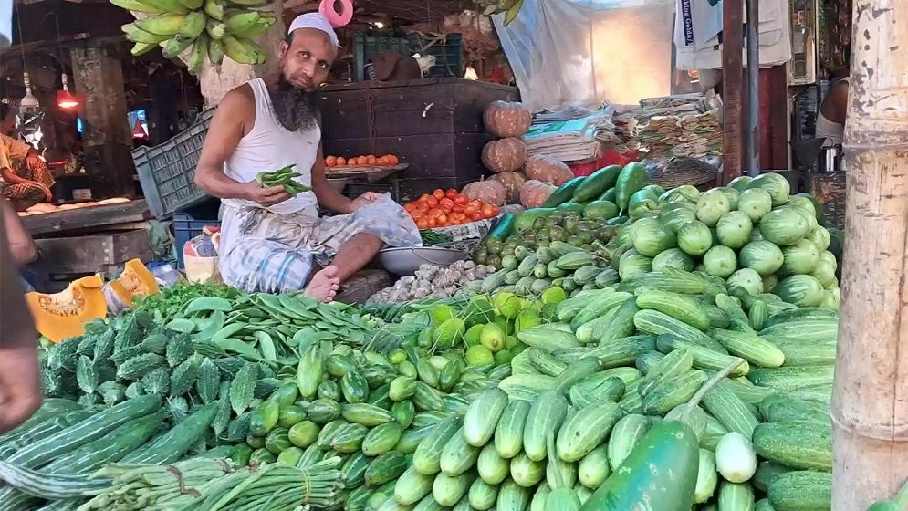 সবজিতে আগুন, ঊর্ধ্বমুখী সব পণ্যের দাম