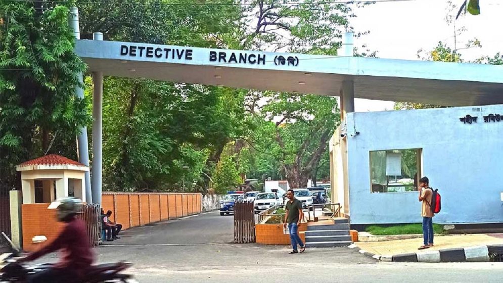 মেজর সাদিকের স্ত্রী ডিবি হেফাজতে