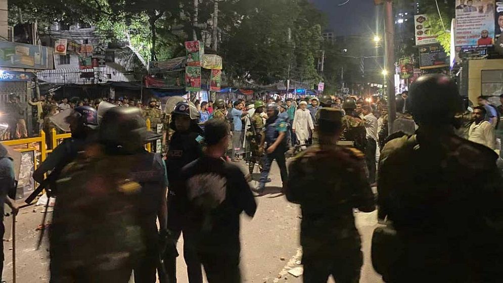 কাকরাইলে জাতীয় পার্টি ও গণঅধিকার পরিষদের সংঘর্ষ, পুলিশ মোতায়েন