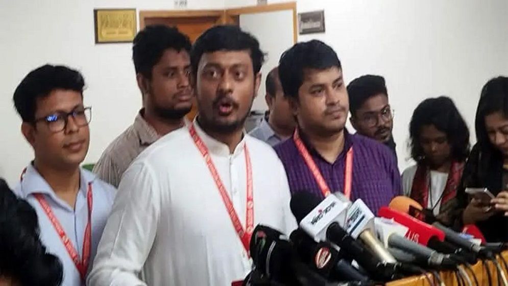 ‘মেরুদণ্ডহীন’ ইসি, গণতান্ত্রিক প্রক্রিয়ায় না ফিরলে নির্বাচন বয়কট: এনসিপি