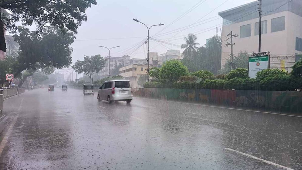 ঢাকায় সকাল থেকে হালকা বৃষ্টি