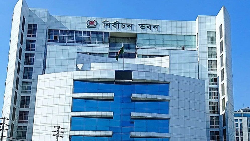 ফেরারি আসামি নির্বাচনে অযোগ্য, ‘না ভোট’ বাধ্যতামূলক