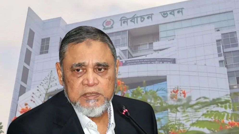 নির্বাচন কমিশন কারও কথায় চলে না