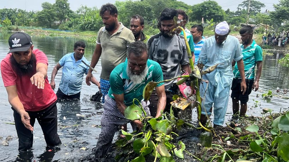 উত্তরায় খাল পরিষ্কার কার্যক্রম: মুহাম্মদ আফাজ উদ্দিনের সক্রিয় অংশগ্রহণ
