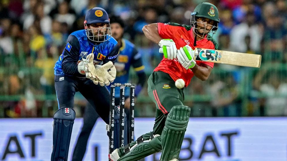 টসে হেরে ব্যাটিংয়ে বাংলাদেশ, একাদশে এক পরিবর্তন