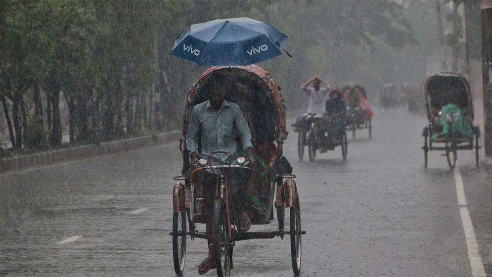 ঢাকায় সন্ধ্যার মধ্যে বজ্রসহ বৃষ্টির আভাস
