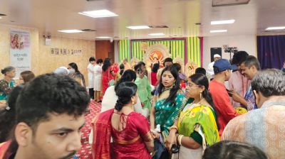 কোথাও শেষ কোথাও শুরু, আকর্ষণ টাইমস স্কয়ায়