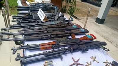 অপরাধের রমরমার মধ্যে অবৈধ অস্ত্রের ঝনঝনানি!