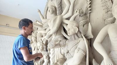 প্রতিমা তৈরিতে দ্বিগুণ খরচ, বাড়েনি পারিশ্রমিক