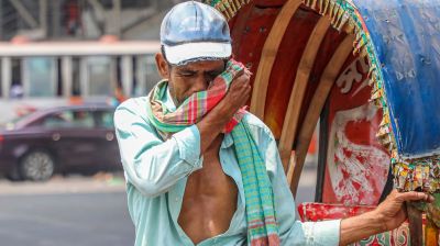 ঢাকায় ভ্যাপসা গরম, বৃষ্টির সম্ভাবনা সামান্য