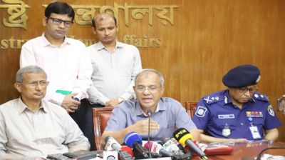 দুর্গাপূজা নির্বিঘ্ন আয়োজনে কোথাও কোনো শঙ্কা নেই: স্বরাষ্ট্র উপদেষ্টা